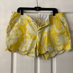 Lilly Pulitzer Women’s Shorts size 14 please see all photos color gold/white